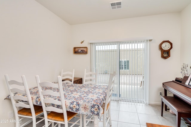 293 S Meadowood Ln, Sierra Vista, AZ 85635 - dining space featuring light tile patterned floors and baseboards