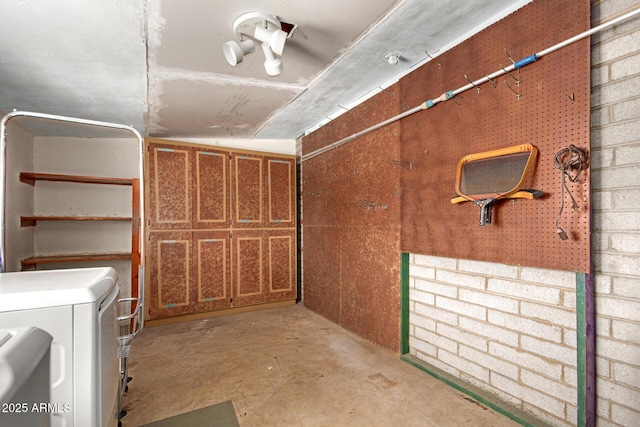4145 W Hayward Ave, Phoenix, AZ 85051 - basement featuring washer / clothes dryer