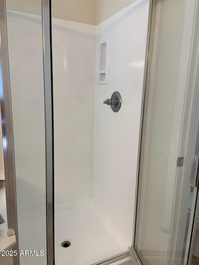 12161 W Flanagan St, Avondale, AZ 85323 - bathroom featuring a shower stall
