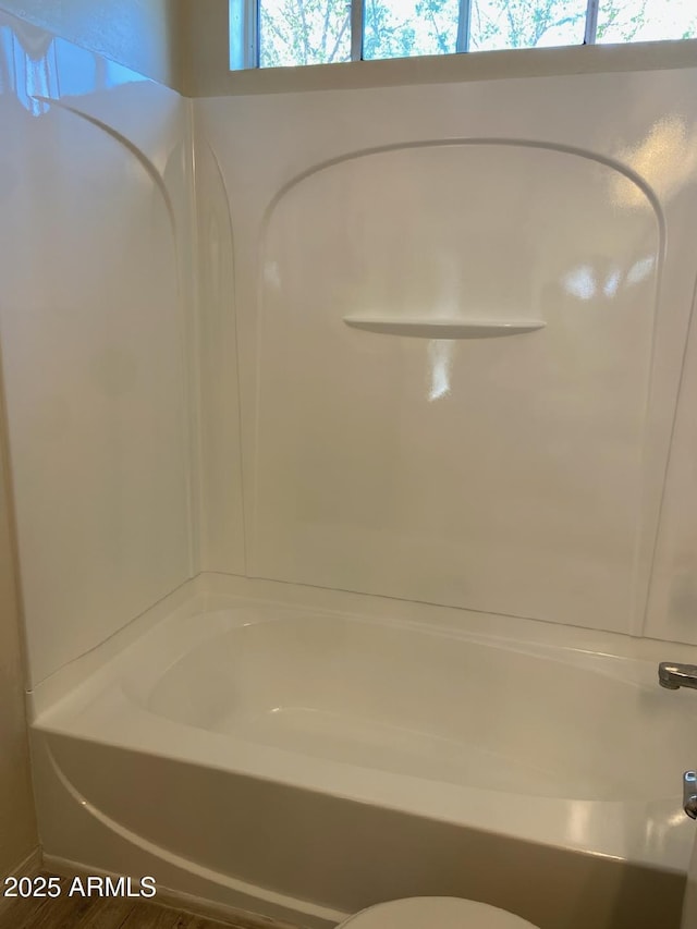 12161 W Flanagan St, Avondale, AZ 85323 - bathroom with toilet and tub / shower combination