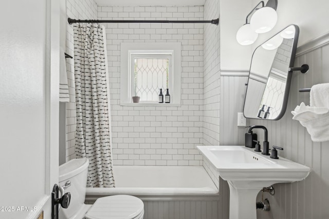 2310 N 11th St, Phoenix, AZ 85006 - bathroom with toilet, shower / bath combo, and a sink