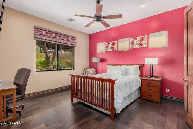 bedroom featuring a ceiling fan, visible vents, wood finished floors, baseboards, and recessed lighting