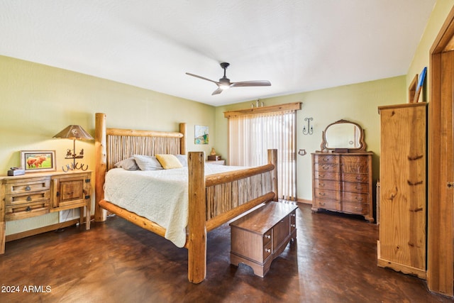 bedroom featuring ceiling fan