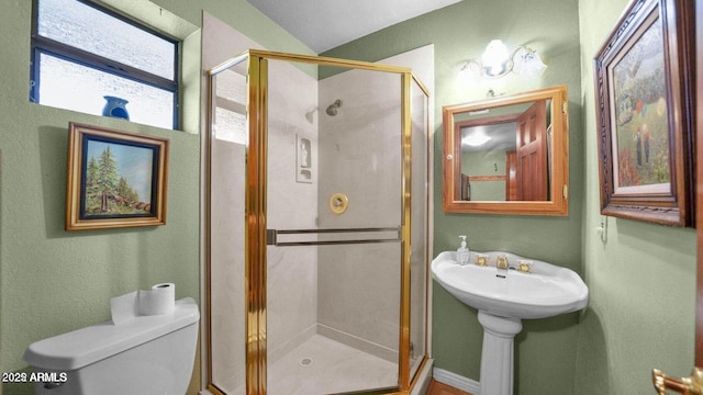 426 E Carol Ann Way, Phoenix, AZ 85022 - full bathroom featuring a shower stall