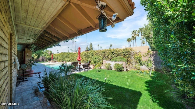 426 E Carol Ann Way, Phoenix, AZ 85022 - fenced backyard featuring a patio