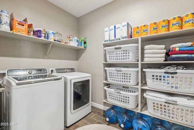 1281 W Highland Rd, San Tan Valley, AZ 85143 - washroom featuring independent washer and dryer, wood tiled floors, and baseboards