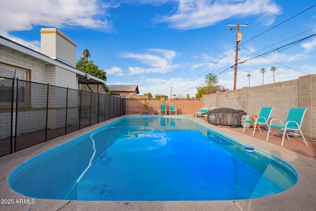 view of swimming pool