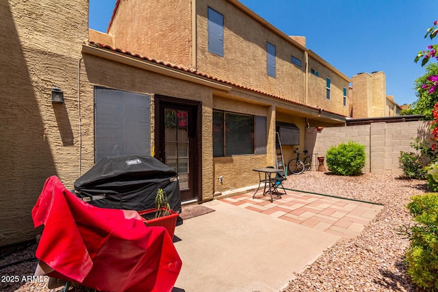 10235 N 31st St Unit 2, Phoenix, AZ 85028 - view of patio with area for grilling