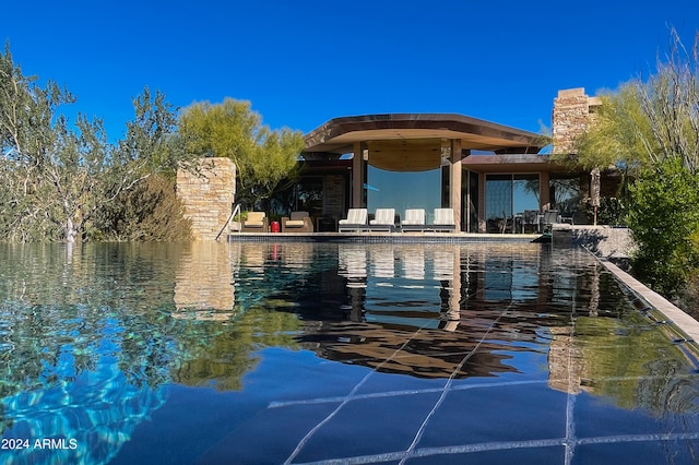 view of swimming pool