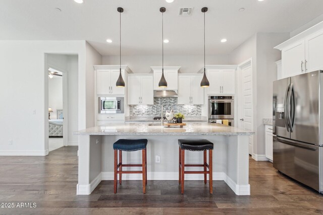 11872 W Duane Ln, Peoria, AZ 85383 - kitchen with stainless steel appliances, a sink, tasteful backsplash, dark wood-style flooring, and recessed lighting