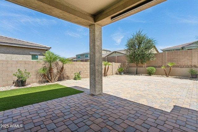 11872 W Duane Ln, Peoria, AZ 85383 - fenced backyard with a patio