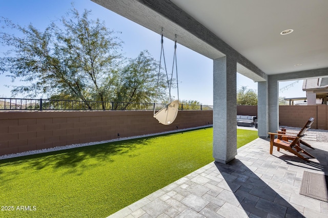 view of yard featuring a patio area