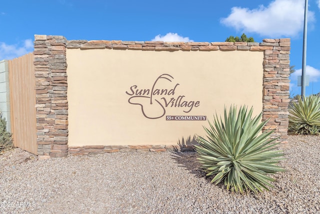 view of community / neighborhood sign