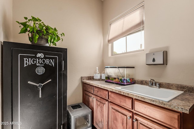 bathroom featuring sink