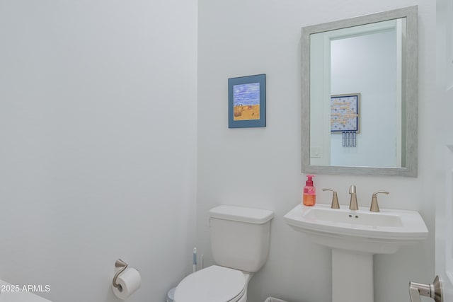 2513 E Pleasant Ln, Phoenix, AZ 85042 - bathroom featuring toilet