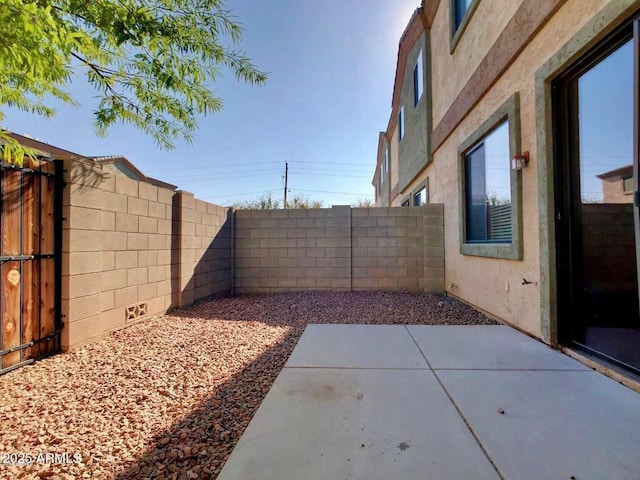 3820 E Mcdowell Rd Unit 102, Phoenix, AZ 85008 - fenced backyard with a patio area
