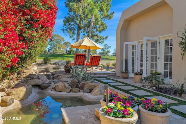 view of yard featuring a patio