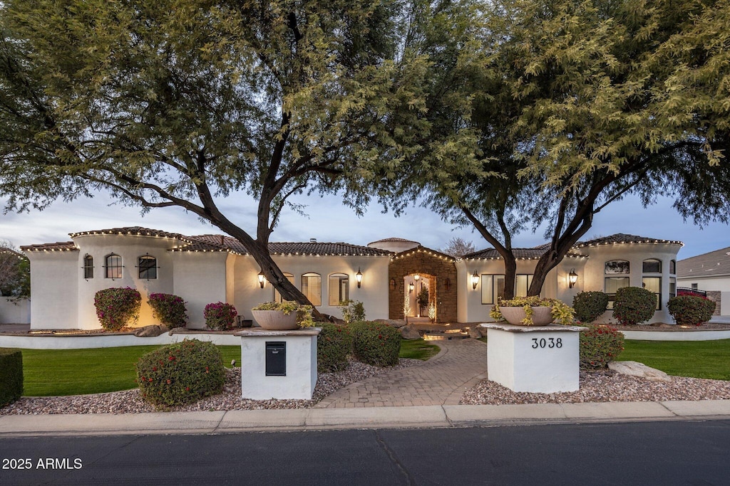 view of mediterranean / spanish-style home