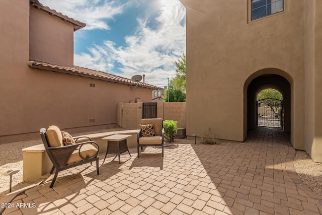 3964 E Hummingbird Ln, Phoenix, AZ 85050 - view of patio / terrace featuring a gate and fence