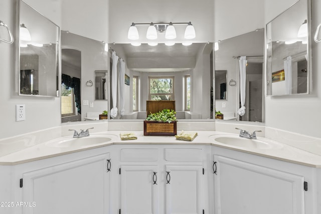 1135 W Sea Fog Dr, Gilbert, AZ 85233 - full bath with double vanity