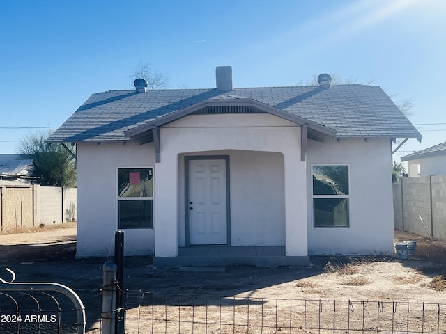 view of front of property