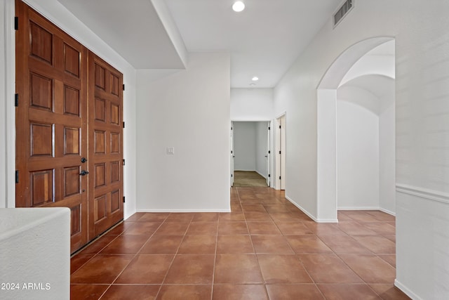 16914 E Britt Ct, Fountain Hills, AZ 85268 - tiled entryway featuring visible vents, recessed lighting, arched walkways, and baseboards