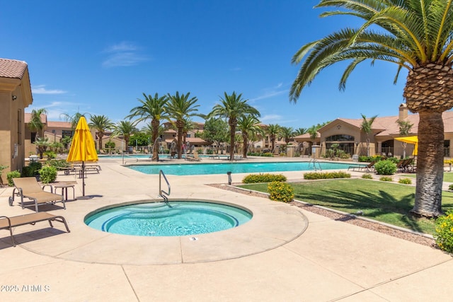1367 S Country Club Dr Unit 1331, Mesa, AZ 85210 - community pool featuring a patio and a hot tub