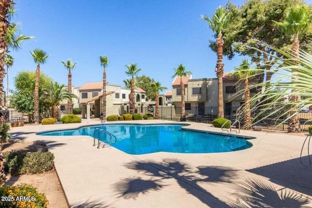 5975 N 48th Dr, Glendale, AZ 85301 - community pool with a patio and a residential view