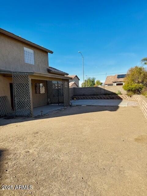 view of yard with a patio