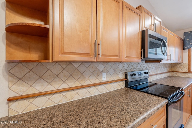 12613 N 51st Dr, Glendale, AZ 85304 - kitchen with stainless steel appliances, open shelves, and backsplash
