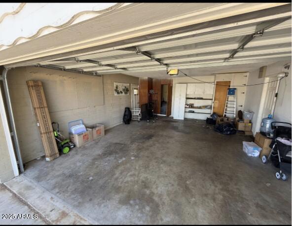 8257 E Cypress St, Scottsdale, AZ 85257 - garage featuring a garage door opener