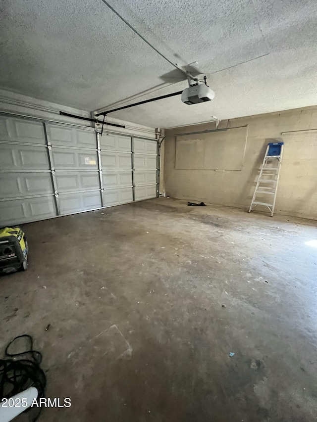 8257 E Cypress St, Scottsdale, AZ 85257 - garage with a garage door opener