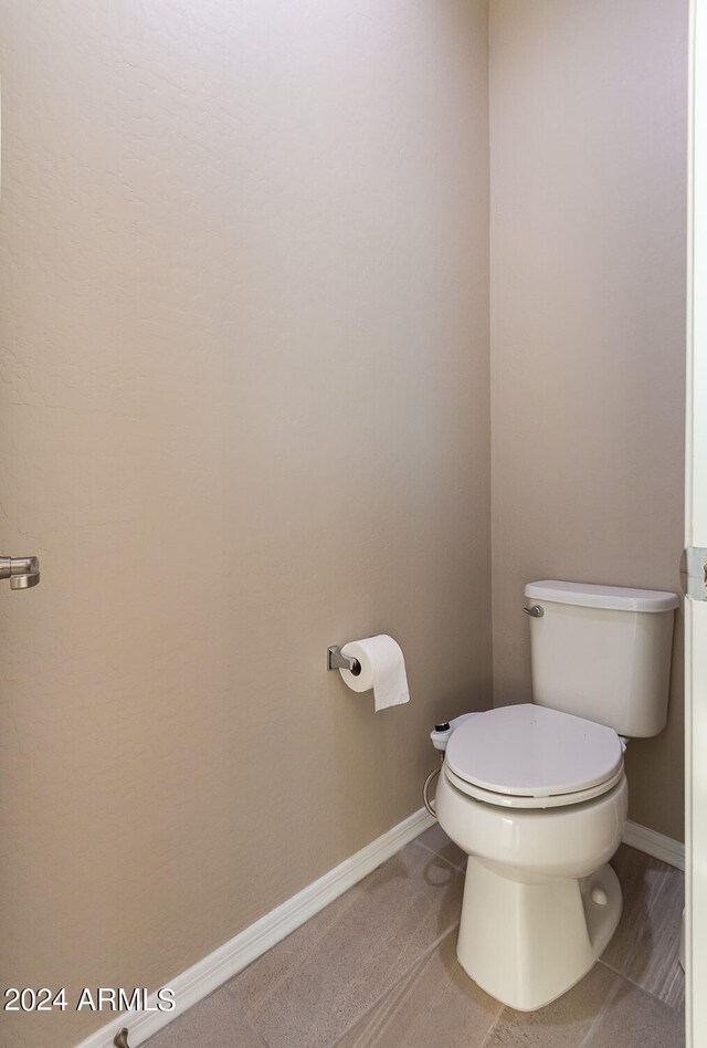 bathroom featuring toilet