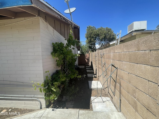 1529 W Eva St, Phoenix, AZ 85021 - view of side of property featuring fence