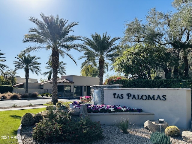 view of community / neighborhood sign