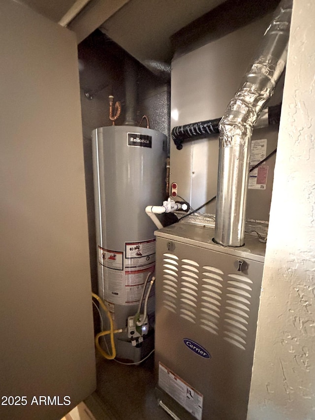 520 W Rocalla Ave, Ajo, AZ 85321 - utility room featuring gas water heater