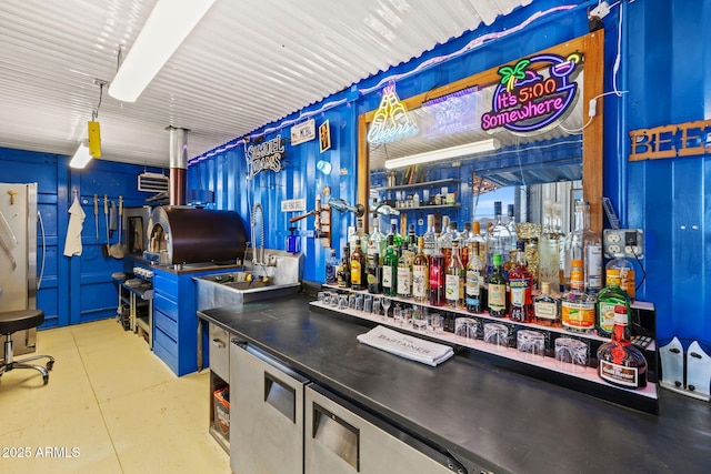 10975 E Janet Way, Dewey, AZ 86327 - bar with a dry bar