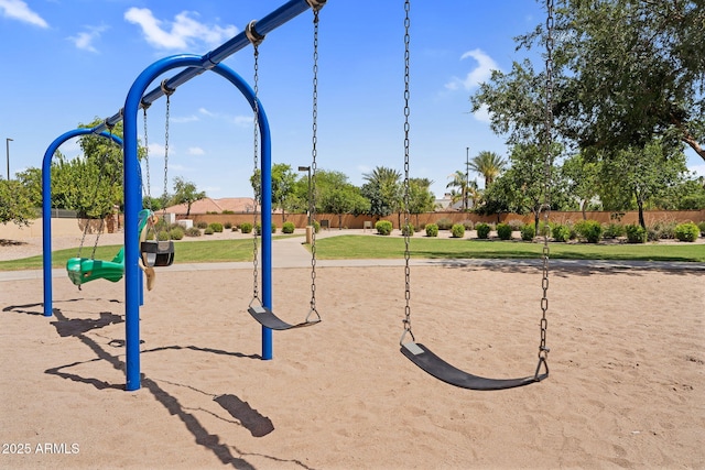 3376 E Lafayette Ave, Gilbert, AZ 85298 - view of community with a lawn