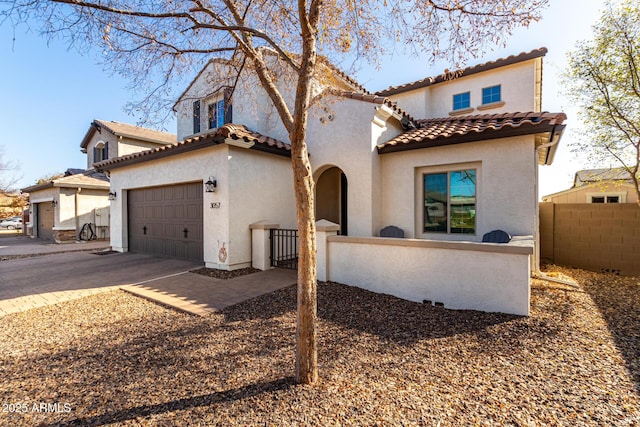 view of front facade featuring a garage