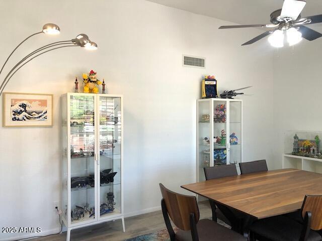 1156 E Vinedo Ln, Tempe, AZ 85284 - dining area with a ceiling fan