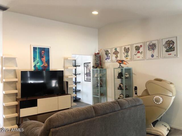 1156 E Vinedo Ln, Tempe, AZ 85284 - living room featuring recessed lighting