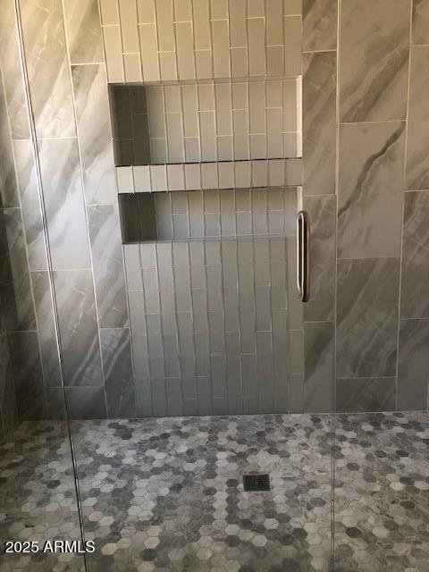 1156 E Vinedo Ln, Tempe, AZ 85284 - full bath with a shower stall
