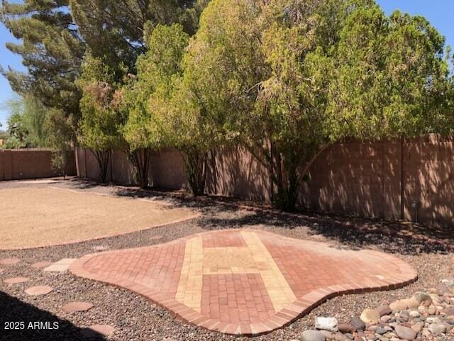 1156 E Vinedo Ln, Tempe, AZ 85284 - fenced backyard with a patio