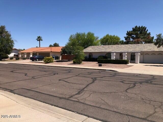 1156 E Vinedo Ln, Tempe, AZ 85284 - single story home with driveway