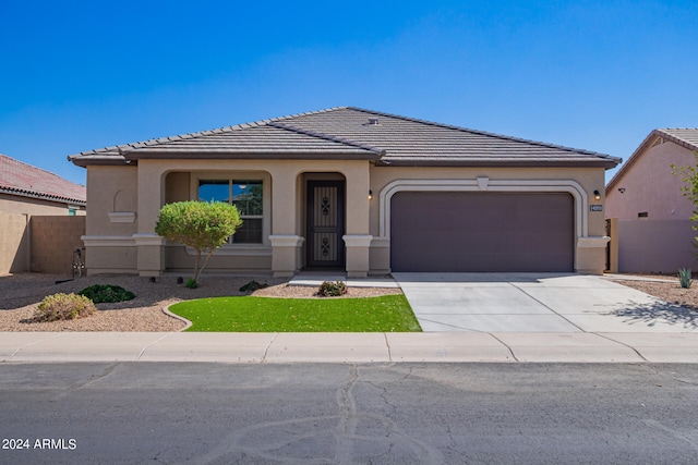 view of front facade featuring a garage