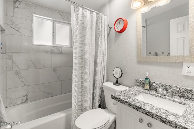 3806 N 64th Dr, Phoenix, AZ 85033 - full bathroom featuring toilet, shower / bathtub combination with curtain, and vanity