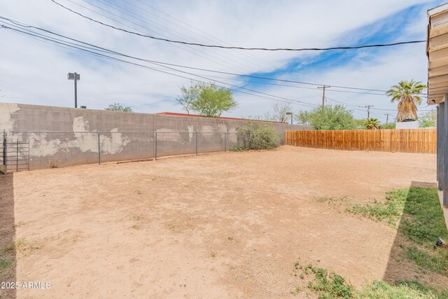 3806 N 64th Dr, Phoenix, AZ 85033 - view of fenced backyard