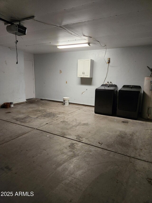 3329 W Ross Ave W, Phoenix, AZ 85027 - garage featuring a garage door opener, independent washer and dryer, and water heater