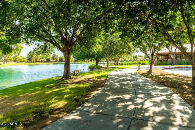 4140 E Claxton Ave, Gilbert, AZ 85297 - surrounding community featuring a water view and a yard