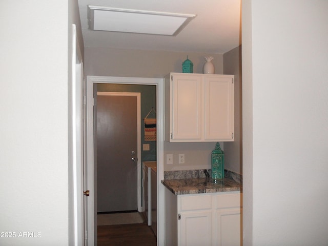 1333 N Higley Rd Unit 7, Mesa, AZ 85205 - kitchen with white cabinets